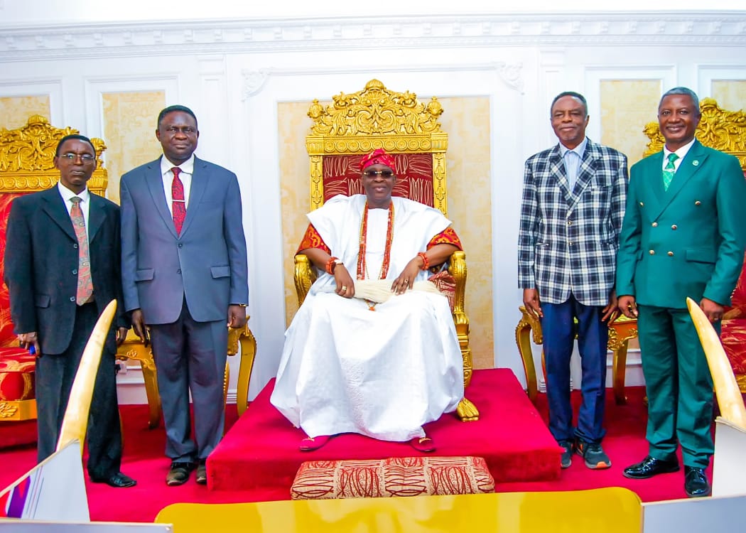A courtesy visit by selected faculty members and participants to His Imperial Majesty, Oba Ghandi Afolabi Olaoye, Orumogege III, the Soun of Ogbomosoland. 
